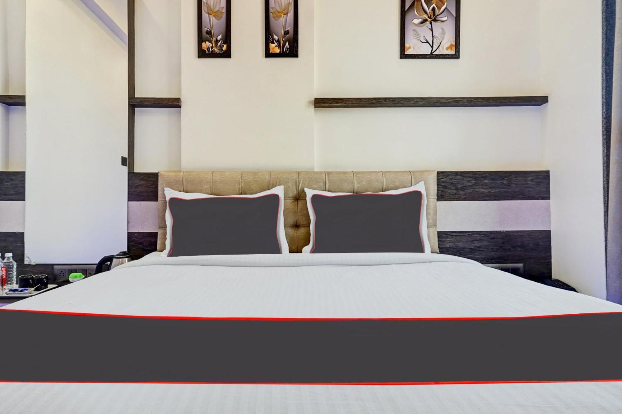 Super Townhouse Poona Royal Hotel Pimpri-Chinchwad Exterior foto