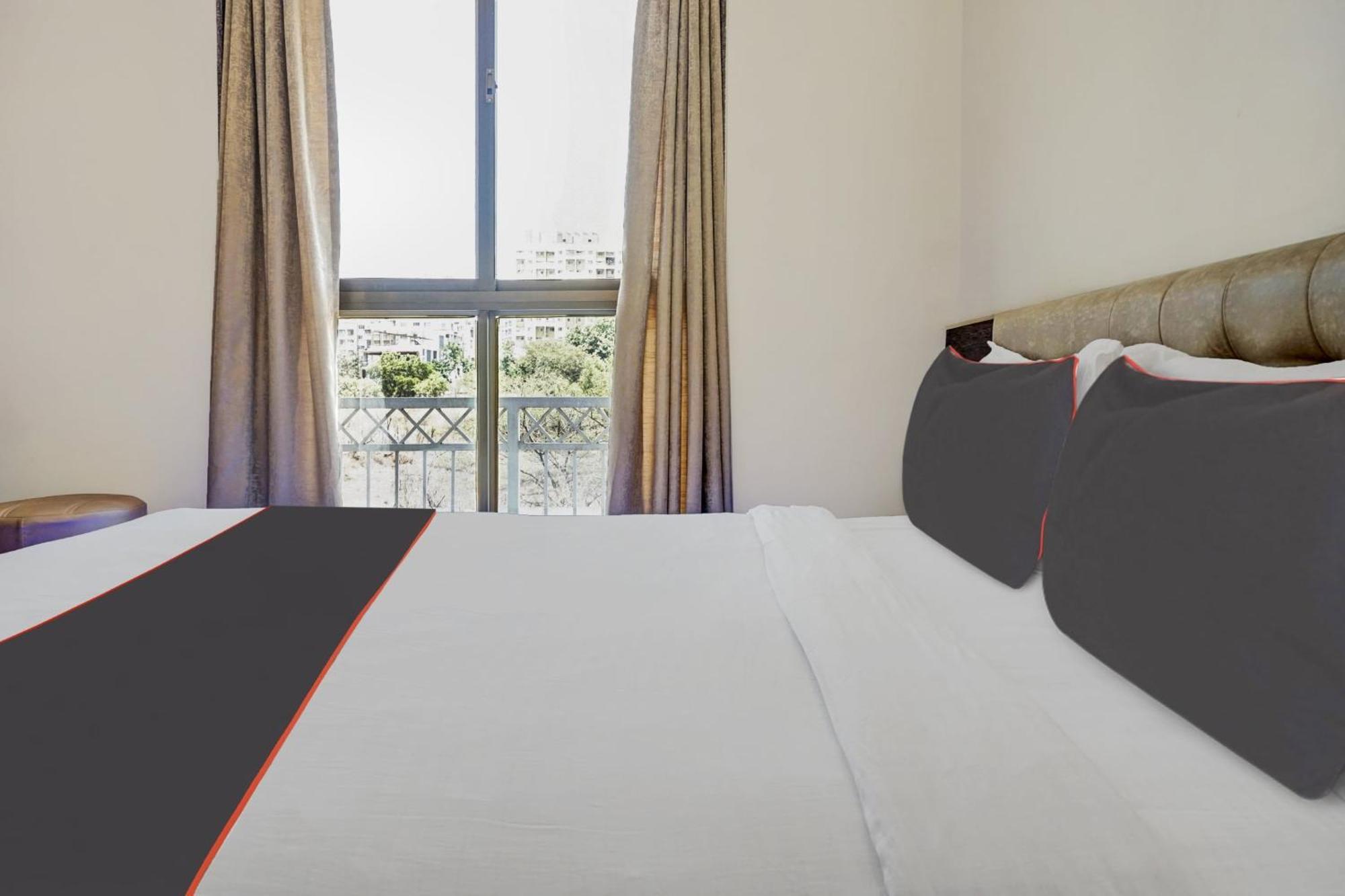 Super Townhouse Poona Royal Hotel Pimpri-Chinchwad Exterior foto
