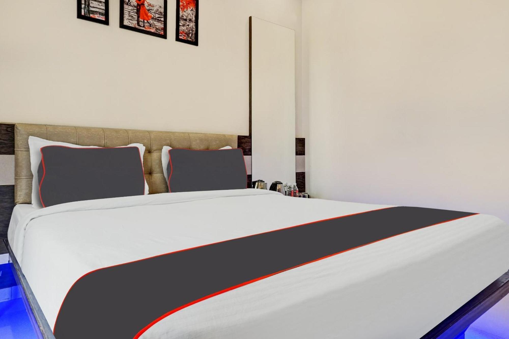 Super Townhouse Poona Royal Hotel Pimpri-Chinchwad Exterior foto